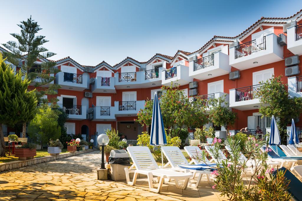 Aparthotel Avra
