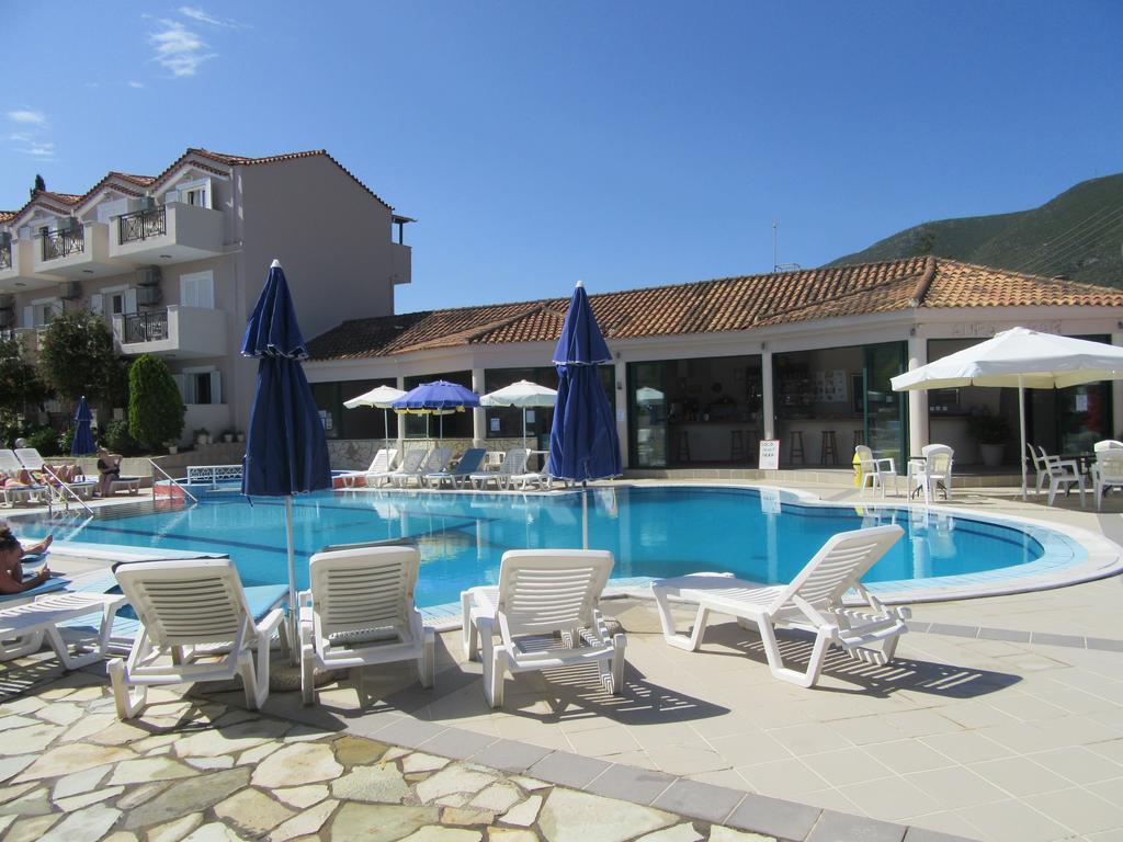 Avra Aparthotel 2*